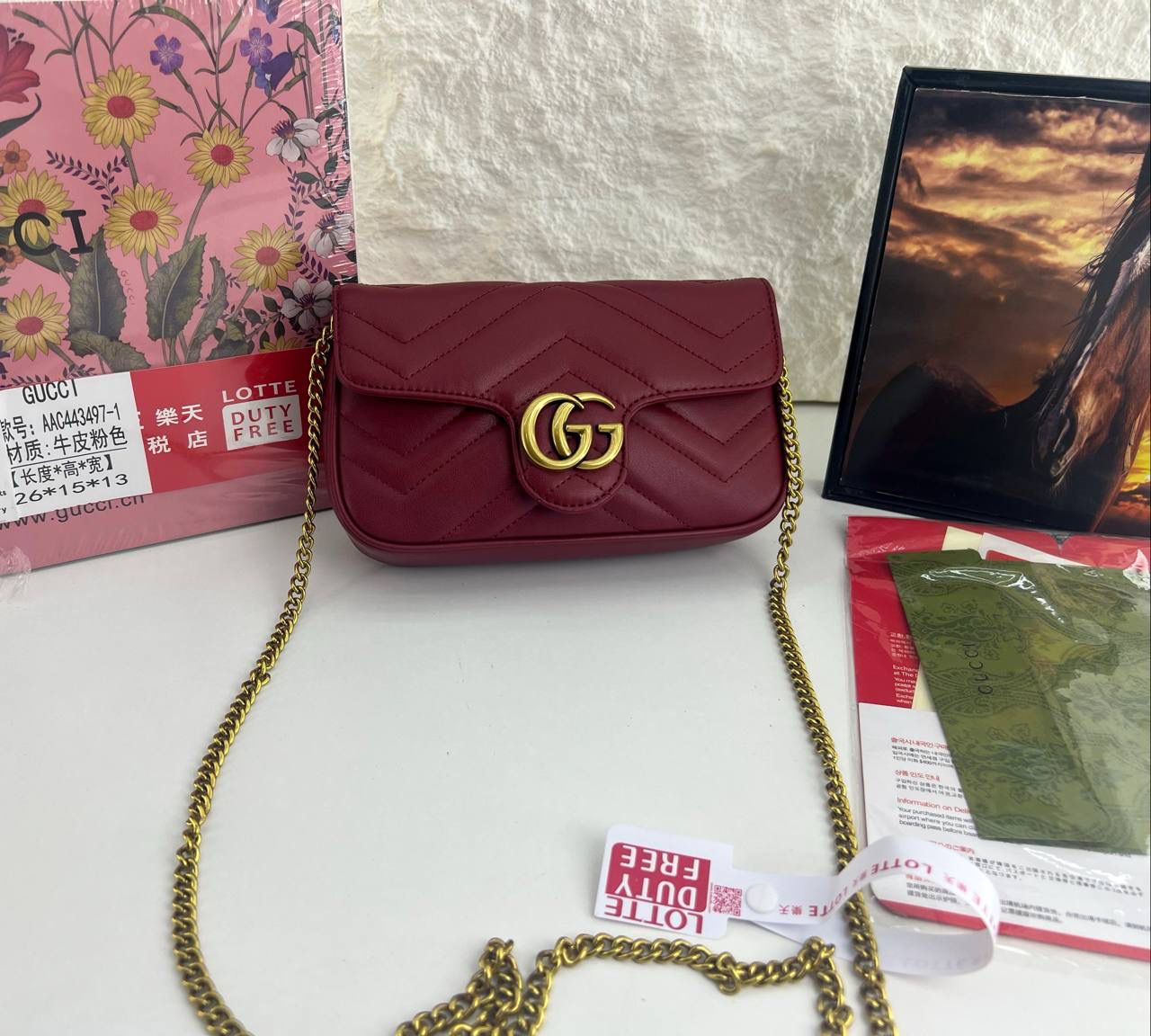 Gg marmont flap leather crossbody bag