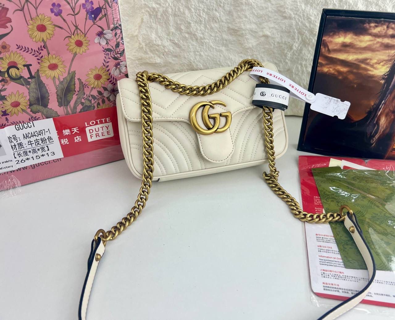 Gg marmont flap leather crossbody bag