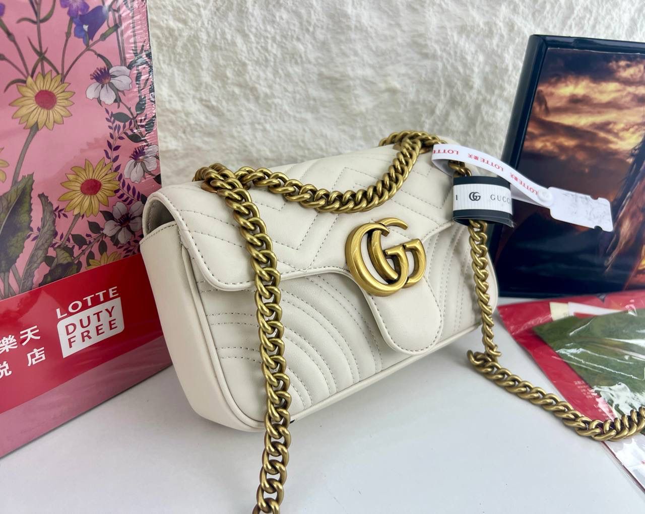 Gg marmont flap leather crossbody bag