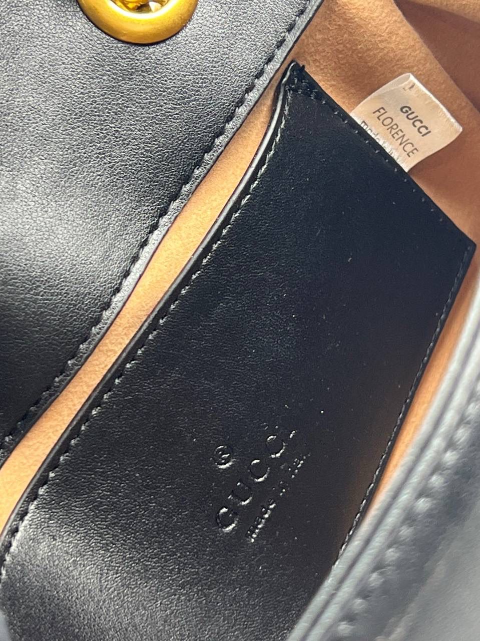 Gg marmont flap leather crossbody bag