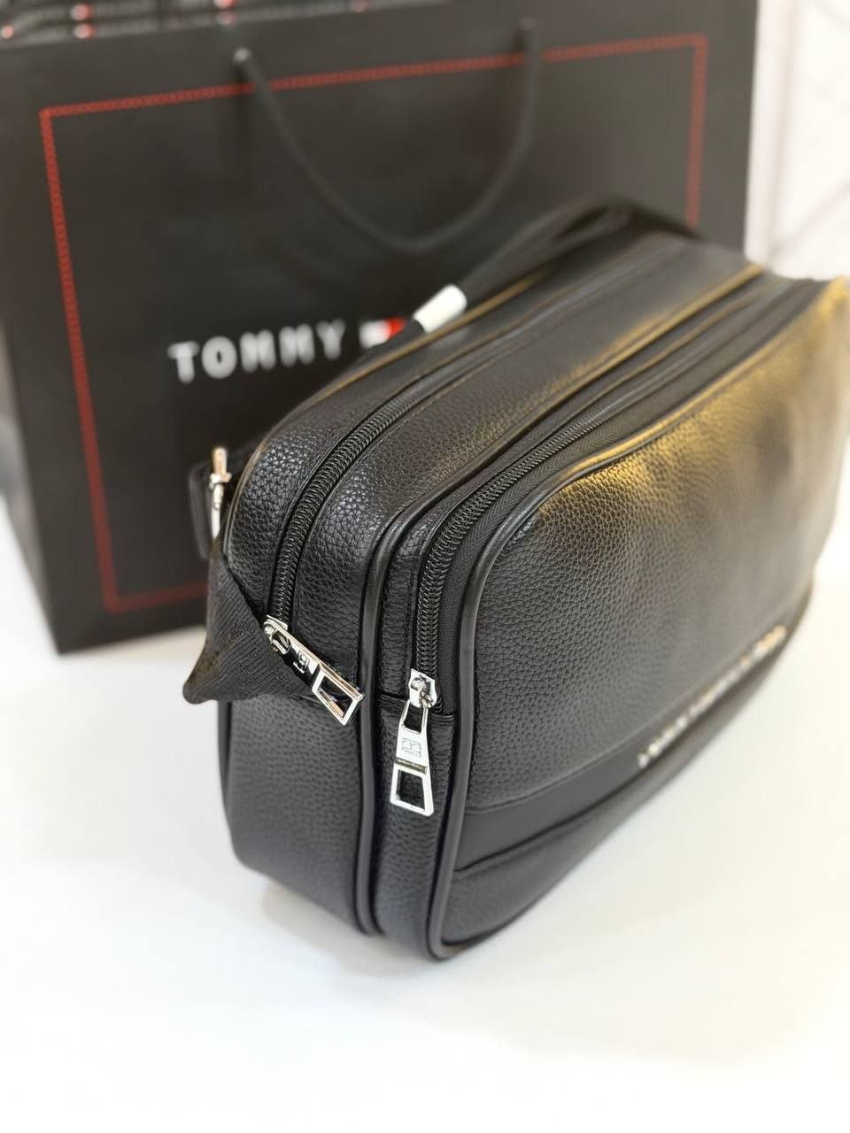 Tommy Hilfiger men's crossbody reporter bag