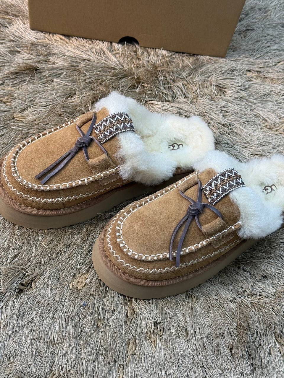 UGG womens Disquette Alpine Slipper