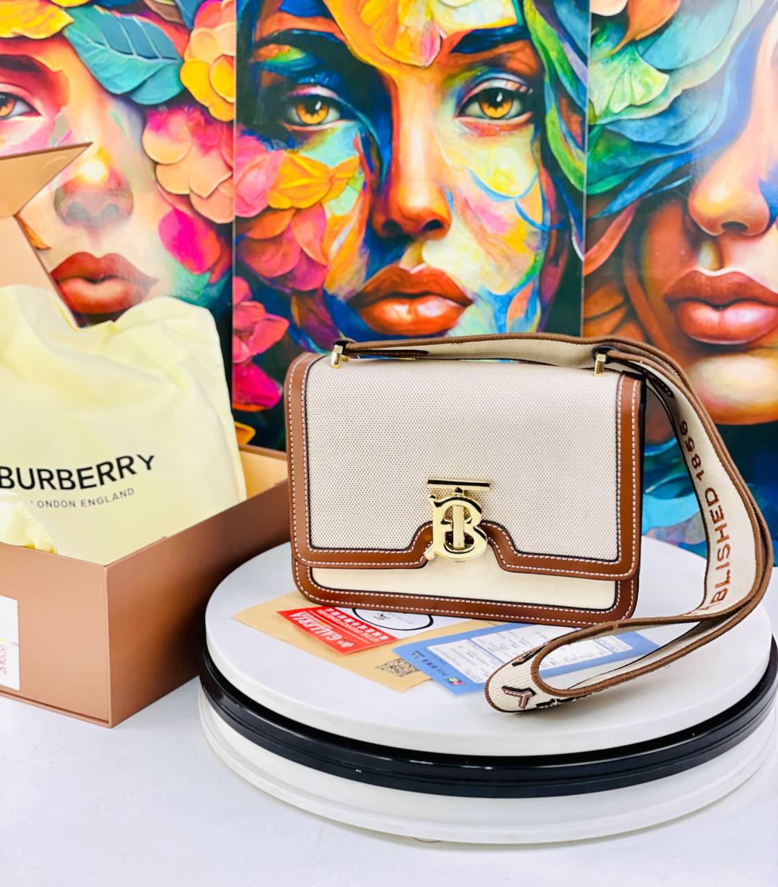 🇬🇧 Burberry Two-Tone Canvas TB Bag