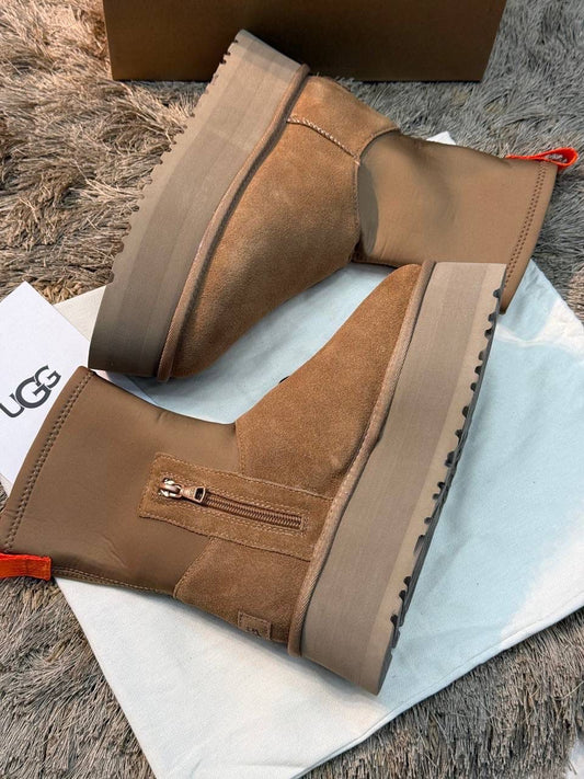 UGG CLASSIC DIPPER BOOTS