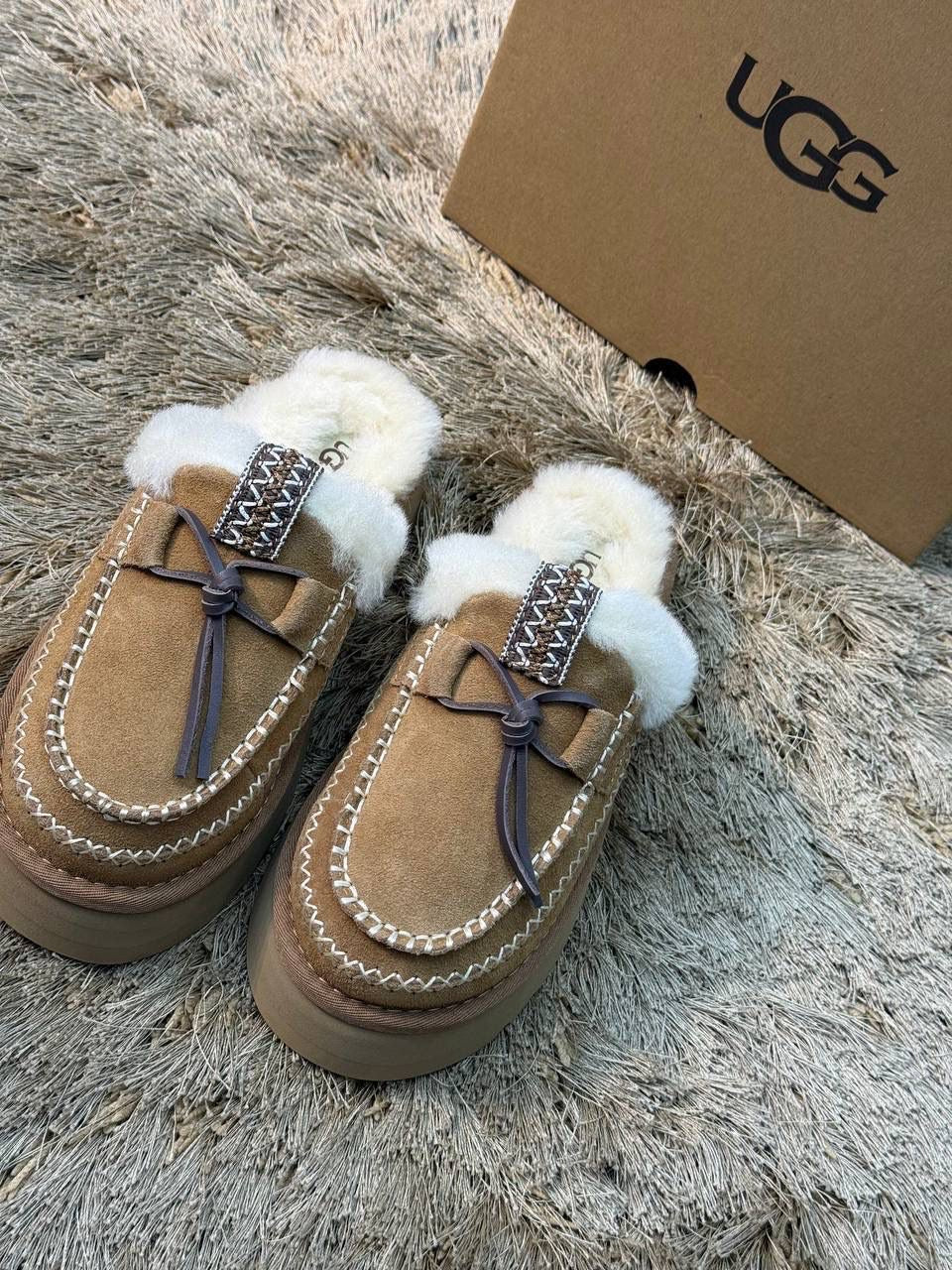 UGG womens Disquette Alpine Slipper