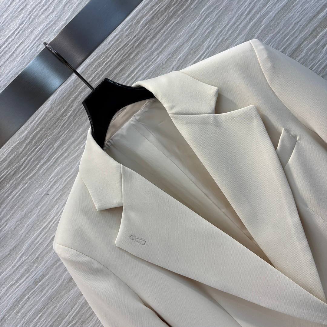 Schiaparelli Padlock-Detail Single-Breasted Blazer
