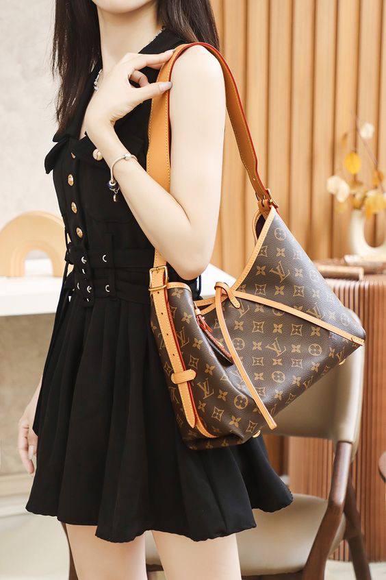 Louis Vuitton Master