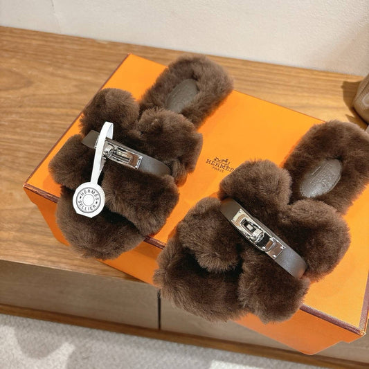 Hermes slippers with soft fur