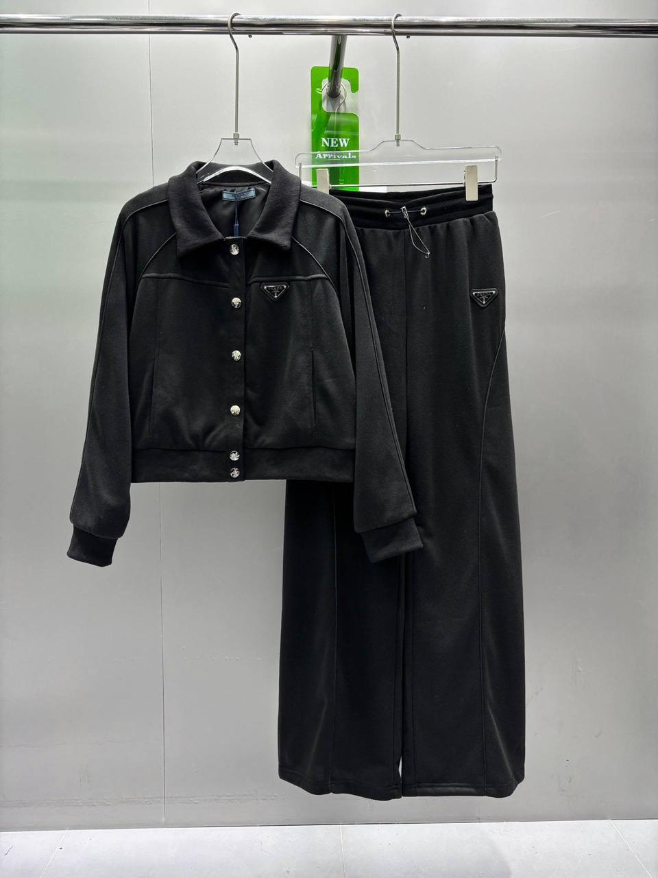 Elegant black Prada tracksuit