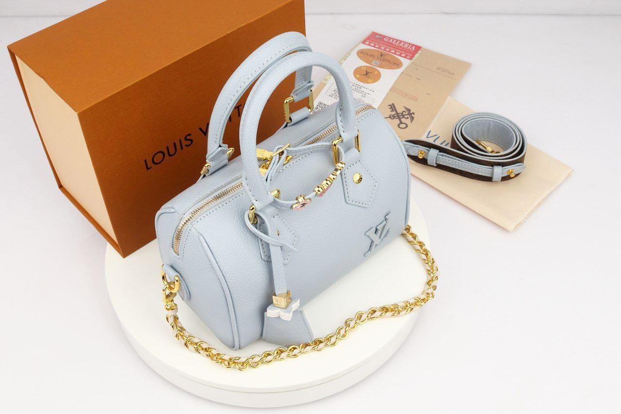 Louis Vuitton Speedy Bandoulière in Leather