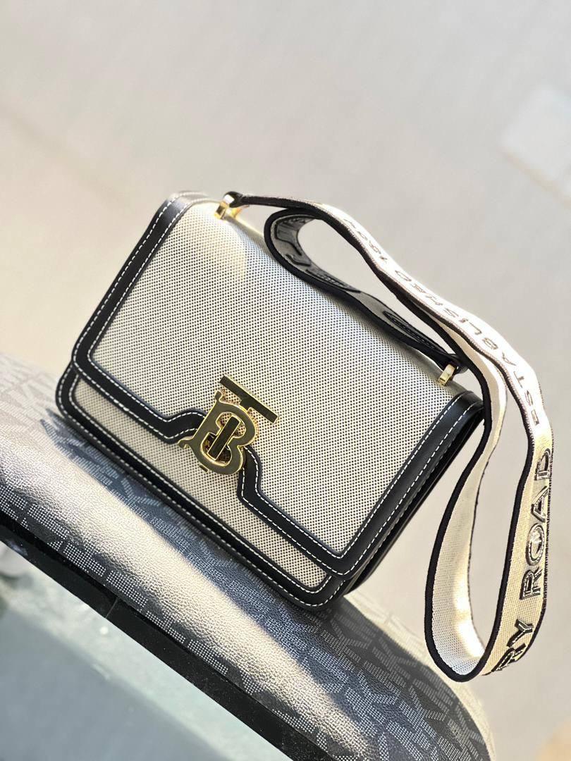 🇬🇧 Burberry Two-Tone Canvas TB Bag