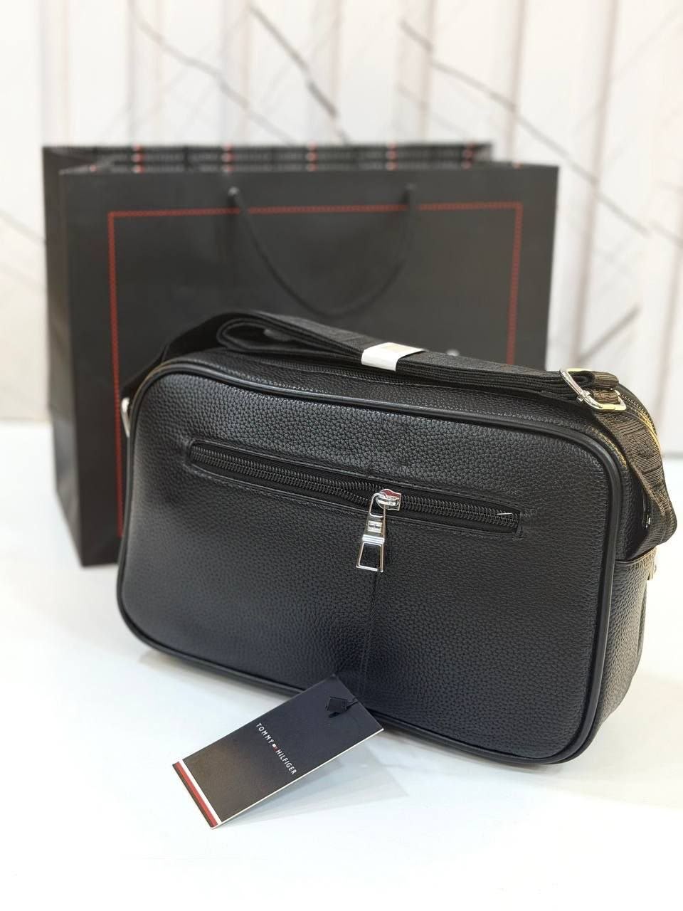 Tommy Hilfiger men's crossbody reporter bag