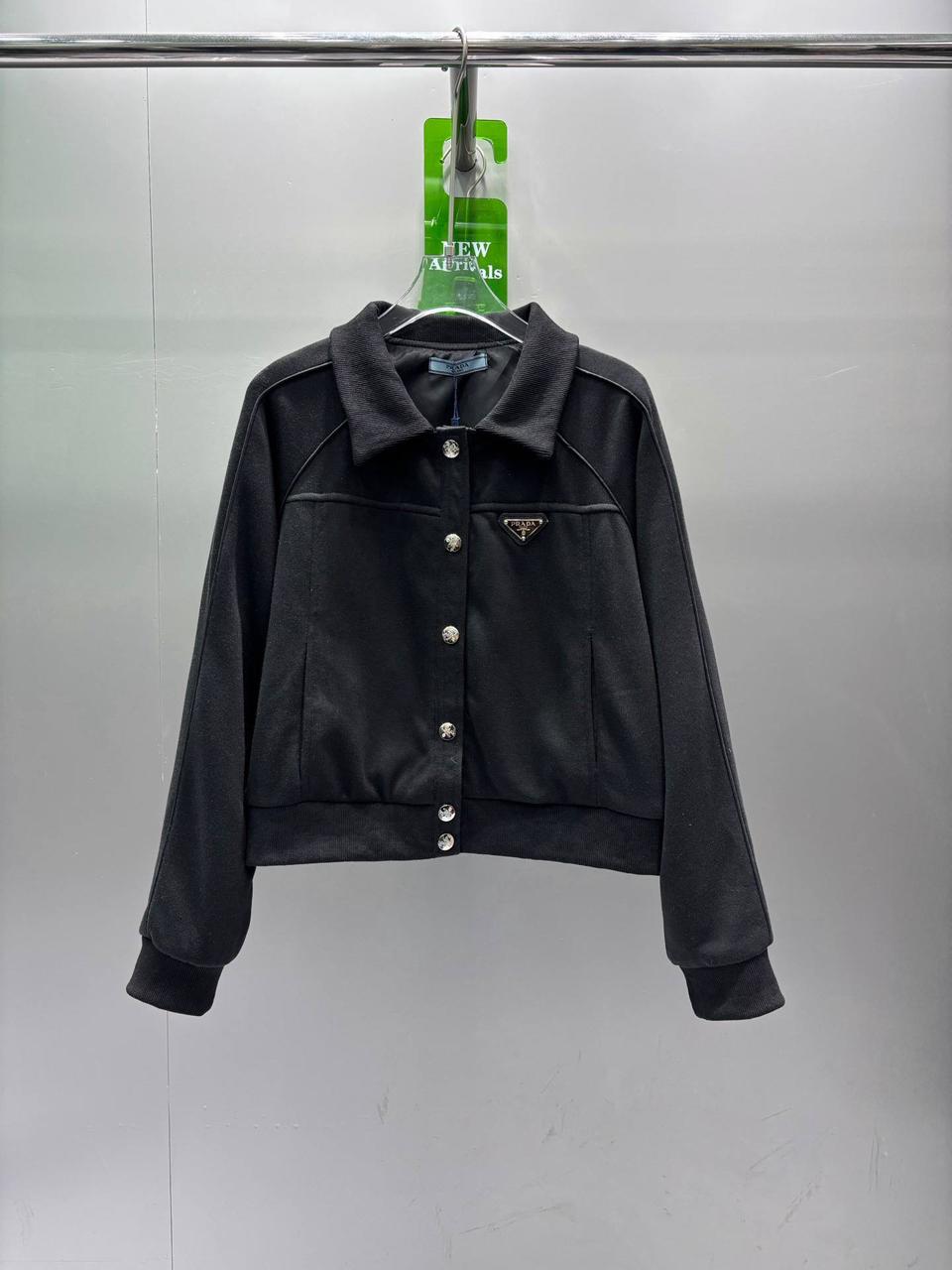 Elegant black Prada tracksuit