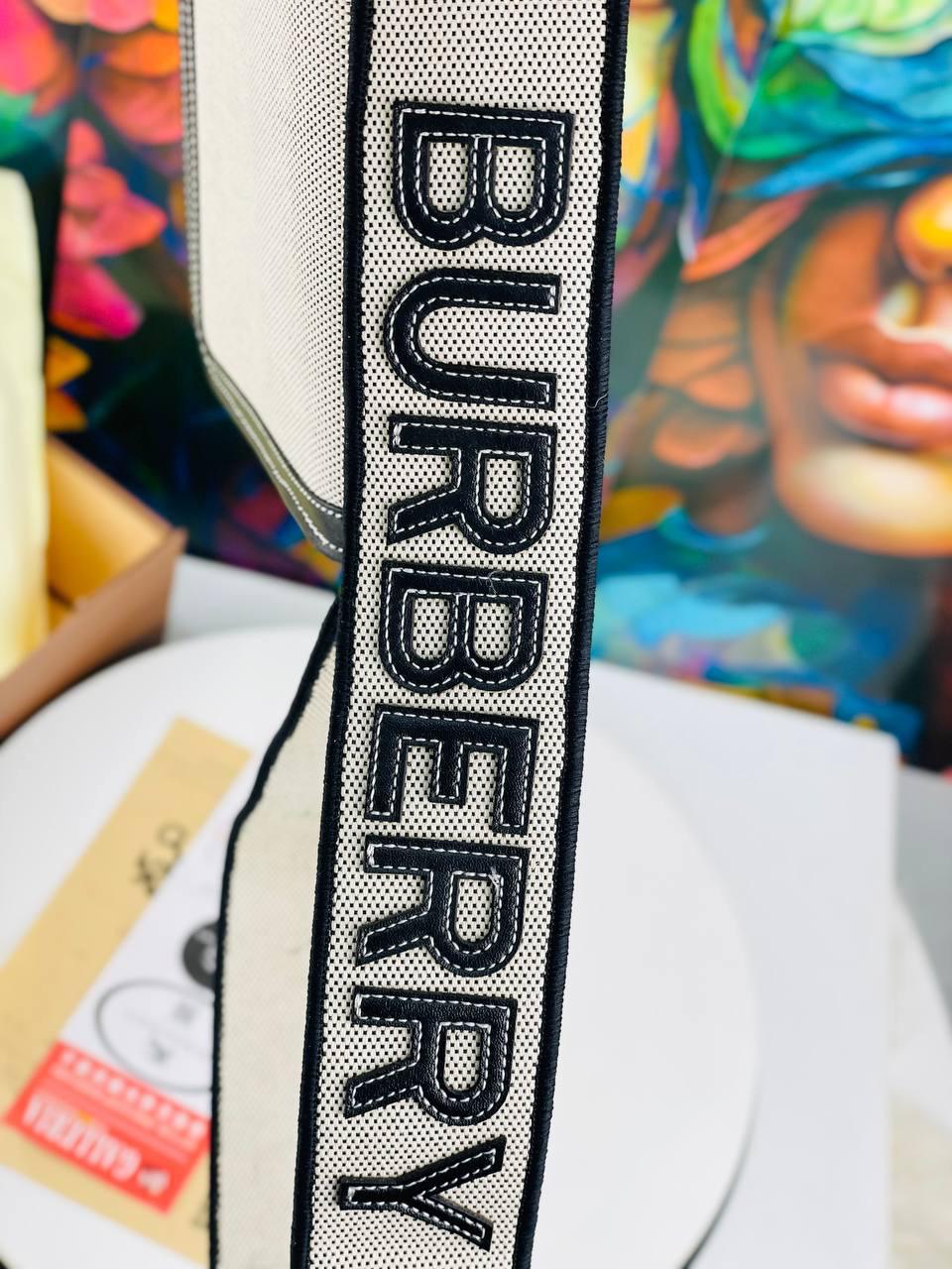 🇬🇧 Burberry Two-Tone Canvas TB Bag