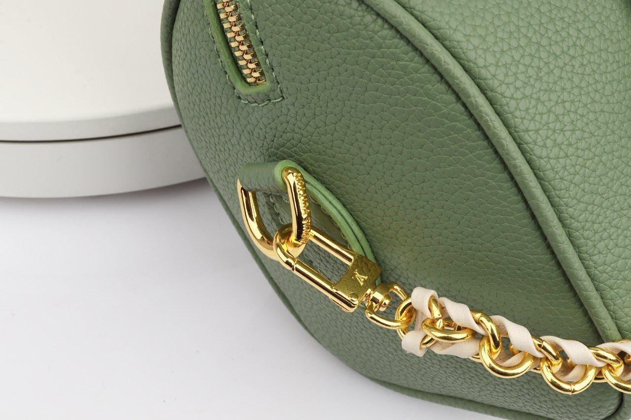 Louis Vuitton Speedy Bandoulière in Leather